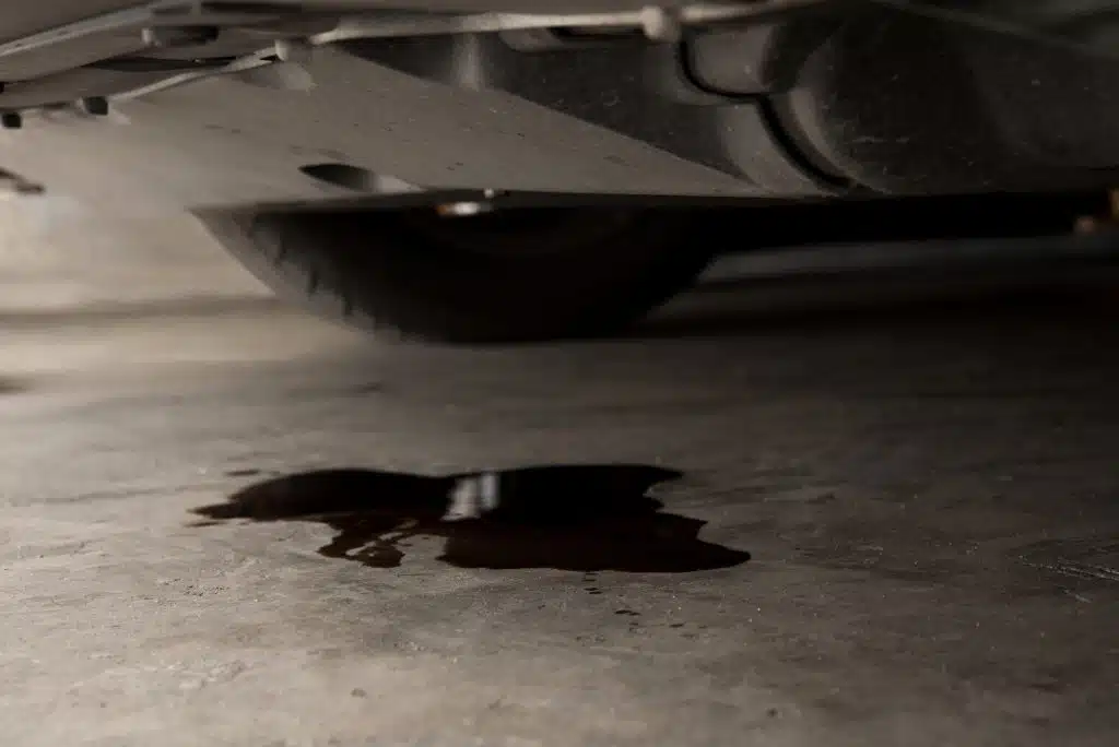 Carro vazando leo C