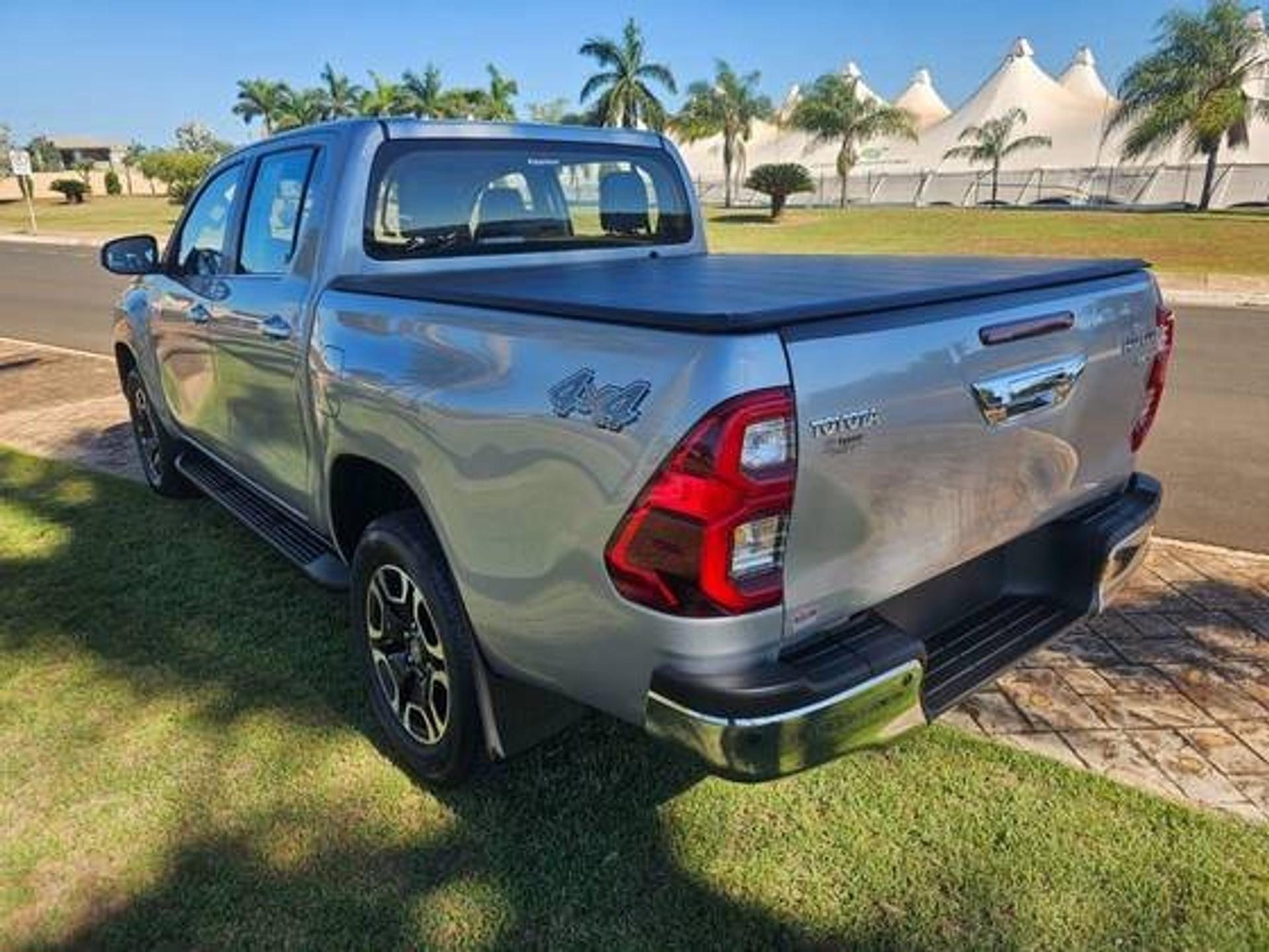 Toyota Hilux CD SRX 4x4 2.8 TDI 16V Diesel Aut.