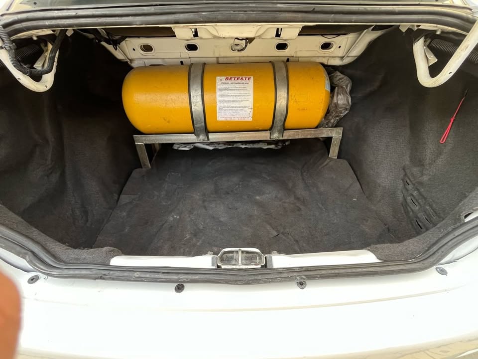 Fiat Siena EL 1.0 mpi Fire Flex 8V 4p