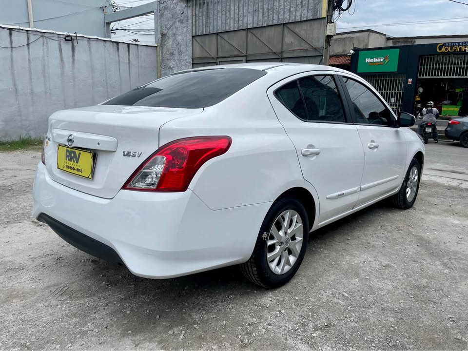 Nissan VERSA SV 1.6 16V Flex Fuel 4p Mec.