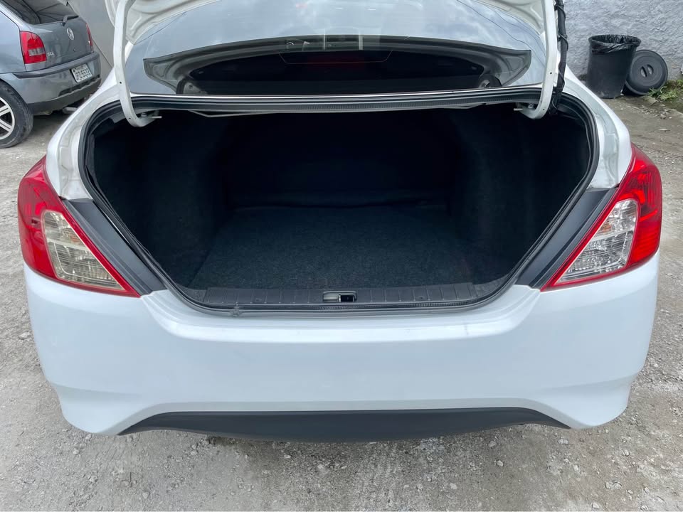 Nissan VERSA SV 1.6 16V Flex Fuel 4p Mec.