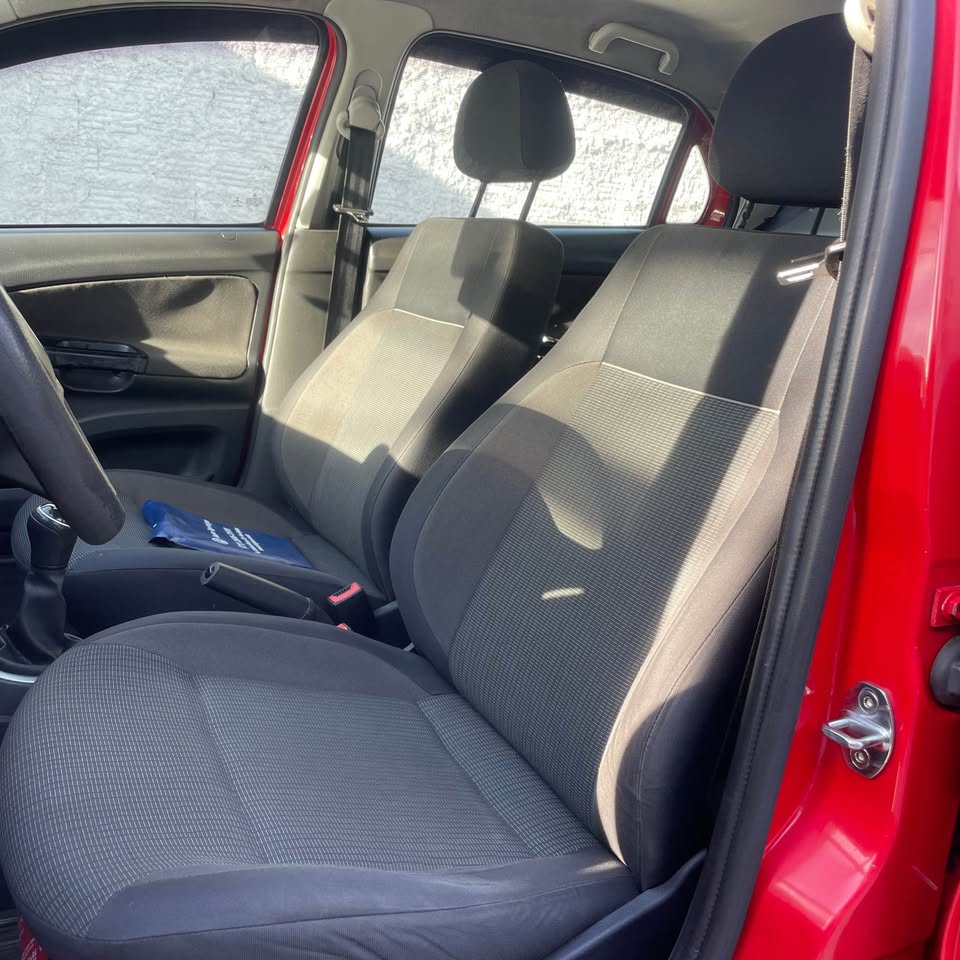 VW - VolksWagen Gol (novo) 1.0 Mi Total Flex 8V 4p