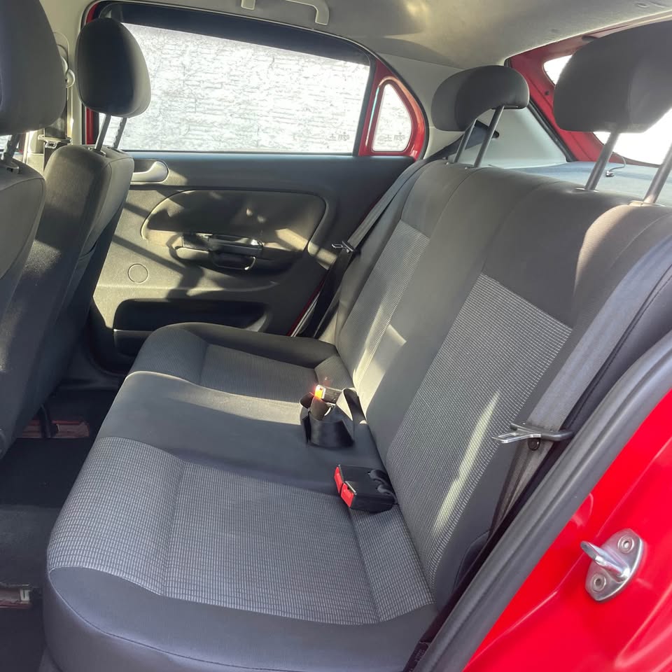 VW - VolksWagen Gol (novo) 1.0 Mi Total Flex 8V 4p