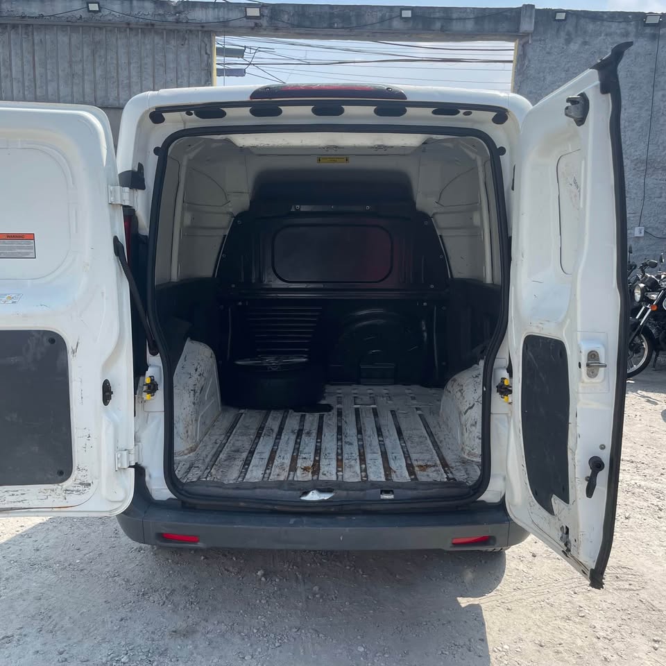 Fiat Fiorino Furgão Work. HARD 1.4 Flex 8V 2p