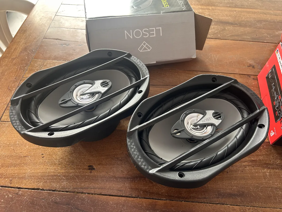 Kit Som Radio Mp3 Bluetooth + 2 Kit Alto Falante 6x9 200w Cor Prata - Oestesom