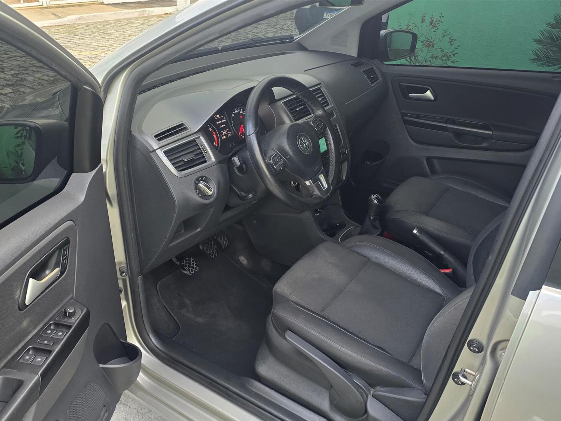 VW - VolksWagen Fox Comfortline 1.0 Flex 12V 5p